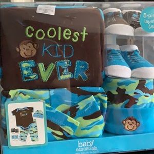 Baby boy 5 piece layette set